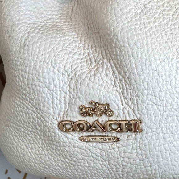 Coach Shoulder Bag Cream Pebble Leather Hobo Silver Hardware Everyday Neutral - Picture 4 of 14